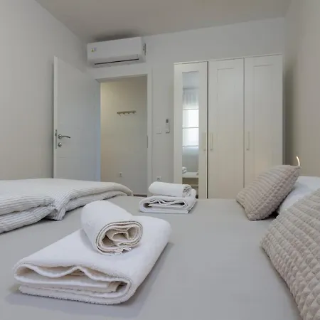 Stocozzi - No Parties Allowed Villa *