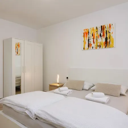 Stocozzi - No Parties Allowed *