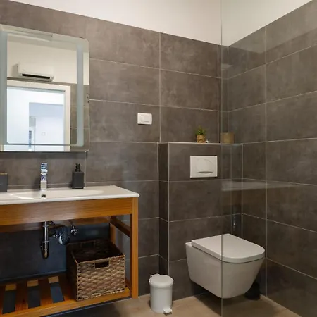 Stocozzi - No Parties Allowed Stokovci